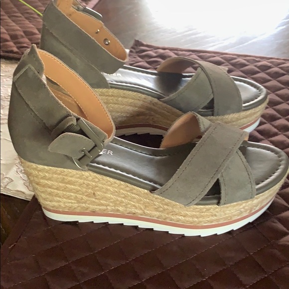Marc Fisher Shoes - Marc Fisher wedge suede Sandals size 61/2 NWT